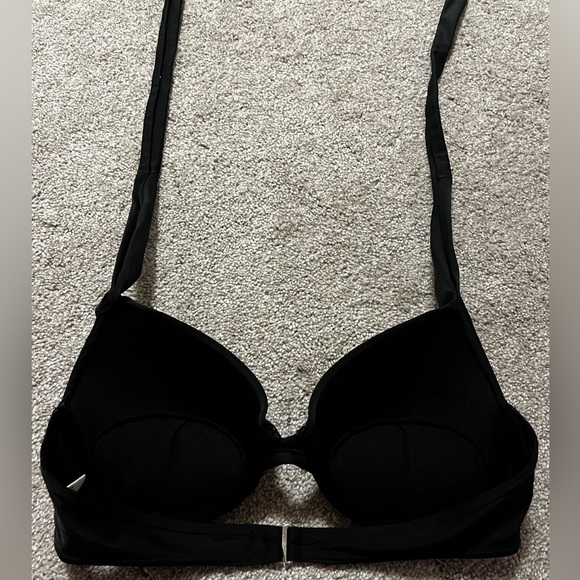 La vie en rose Black padded bikini top size medium. Halter tie.Back slide clip. - Picture 2 of 6